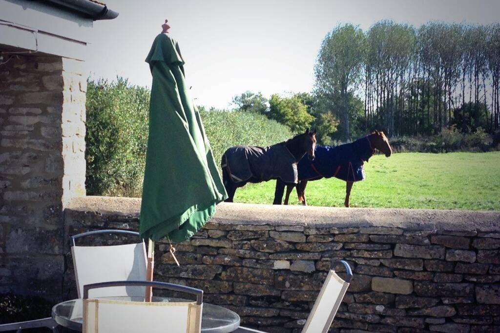 Secluded Romantic Cotswolds Barn - Sleeps 2 To 4 - Near Cirencester - Dog Friendly Villa Kemble Exterior photo