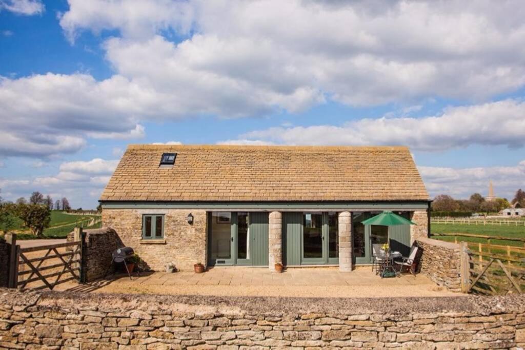 Secluded Romantic Cotswolds Barn - Sleeps 2 To 4 - Near Cirencester - Dog Friendly Villa Kemble Exterior photo