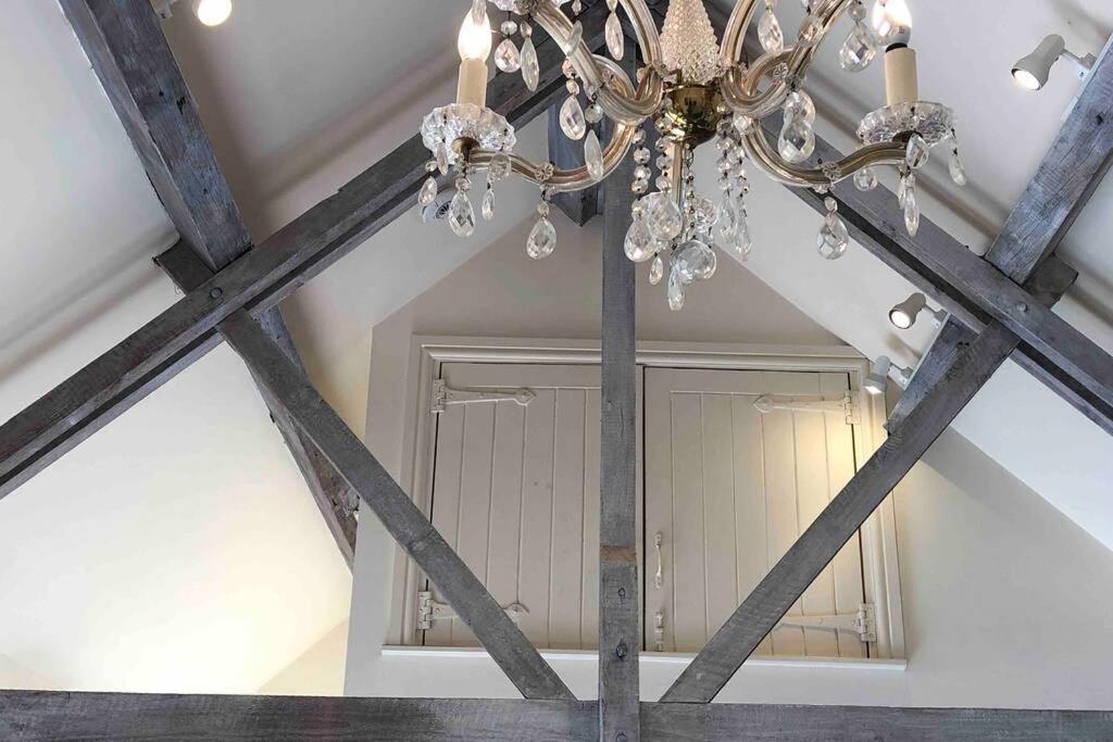 Secluded Romantic Cotswolds Barn - Sleeps 2 To 4 - Near Cirencester - Dog Friendly Villa Kemble Exterior photo